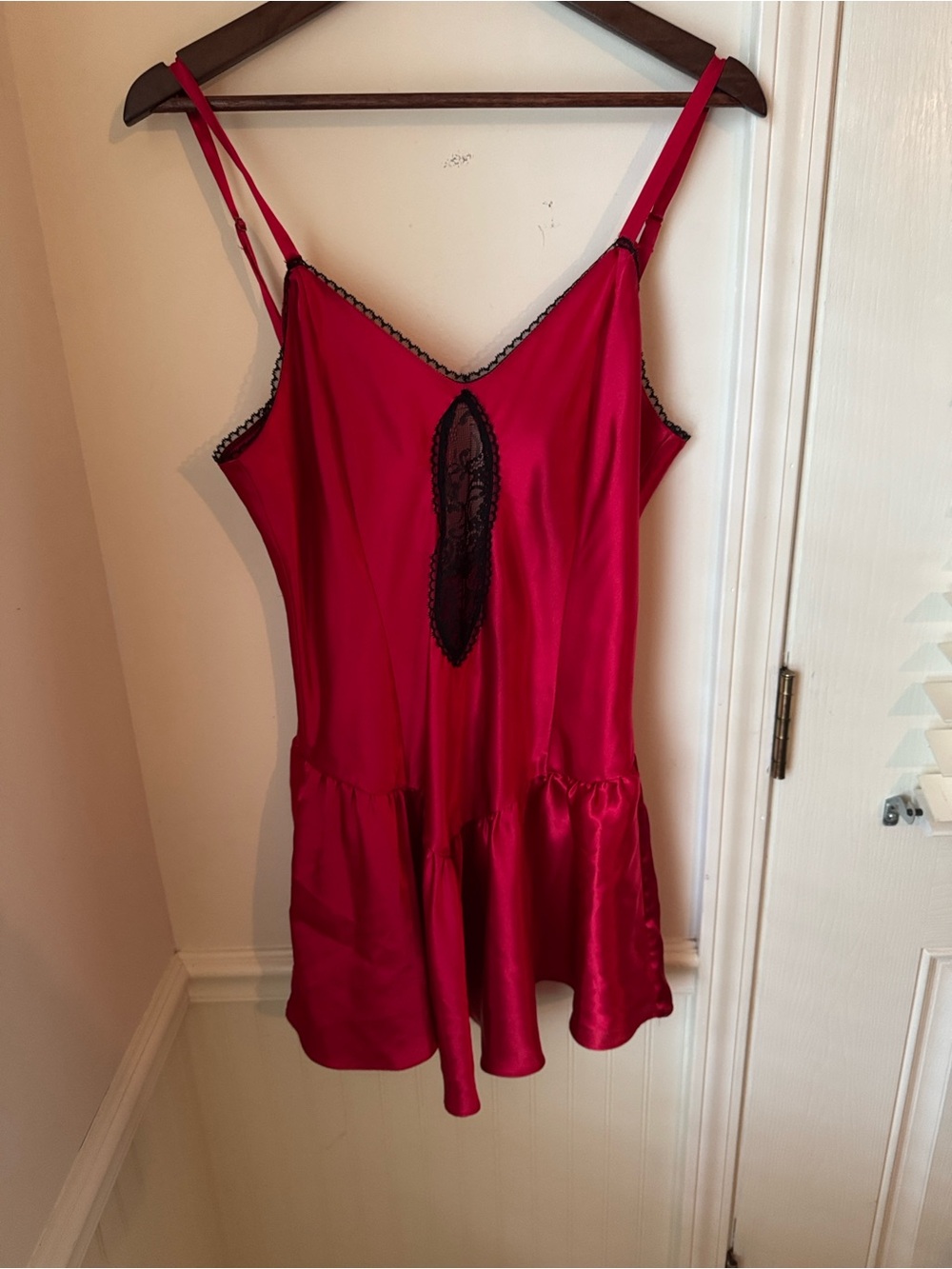 Women's Vintage Victoria Secret’s Red‎ Satin Chemise with Black Lace Trim Size M